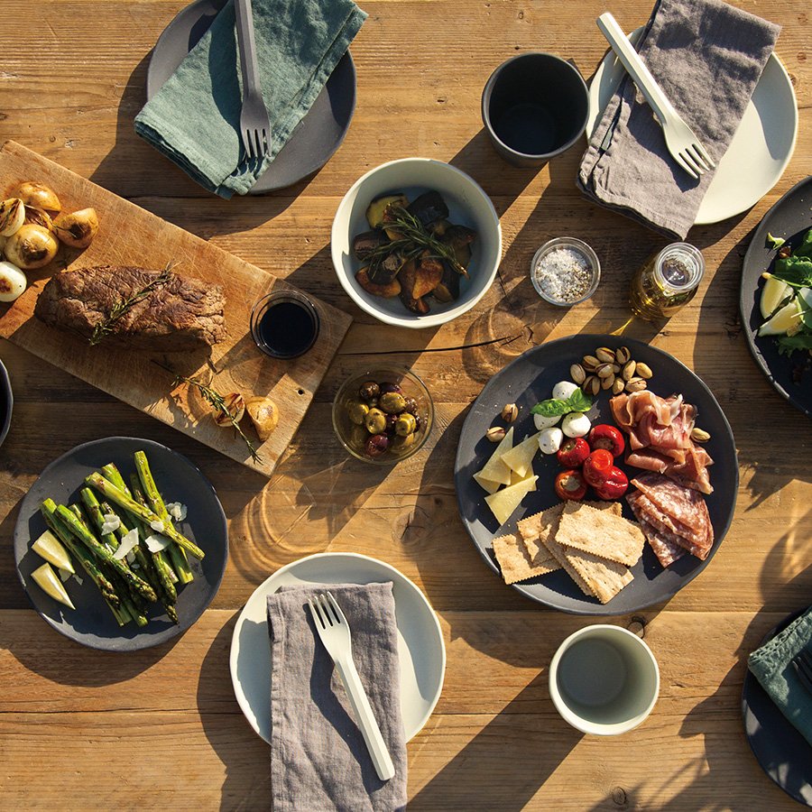The 5 Best Outdoor Dinnerware Sets