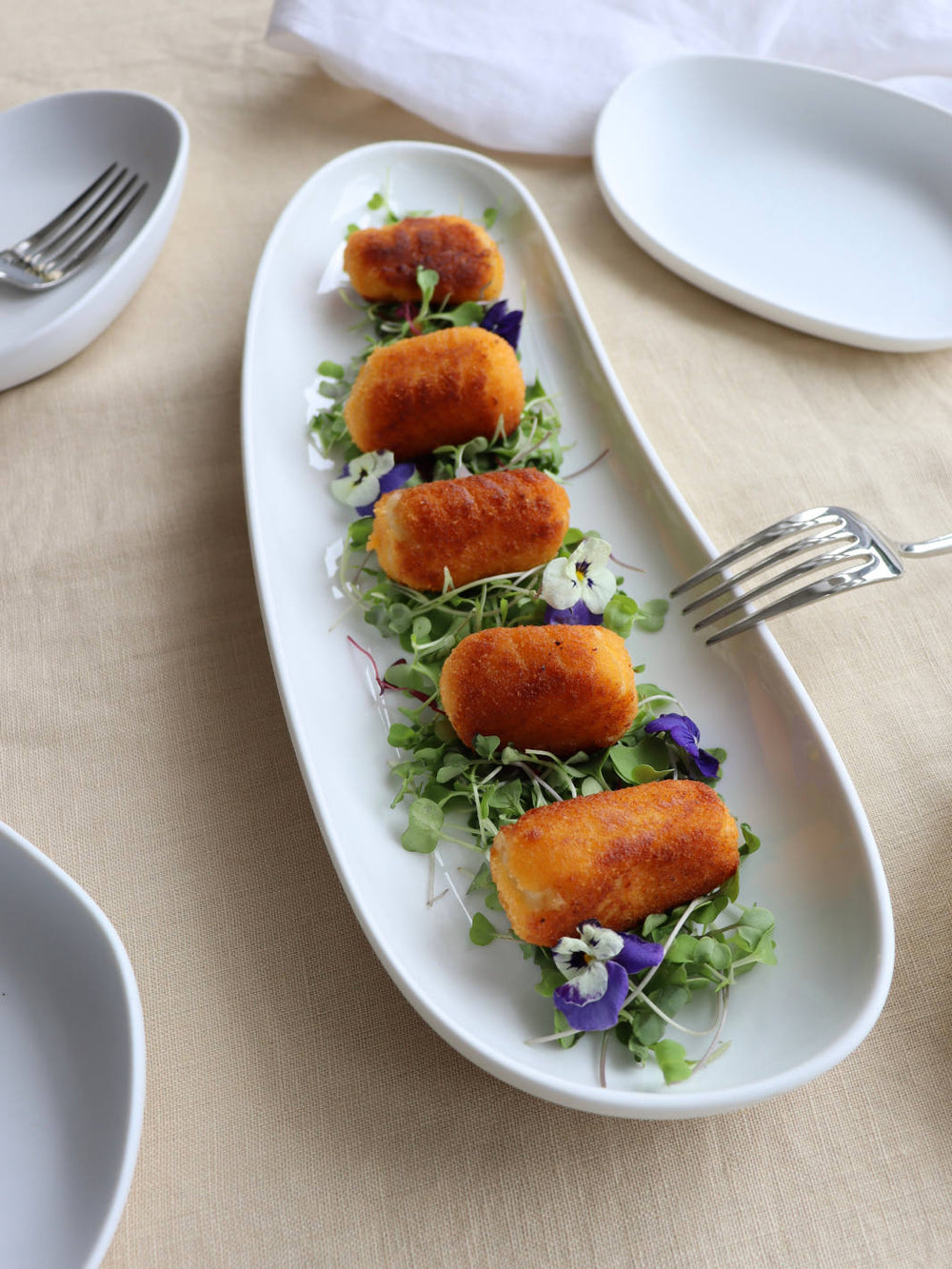 Photo of COOKPLAY Yayoi Platter Board (32x11.5cm/13x4.5in) ( ) [ Cookplay ] [ Plates ]