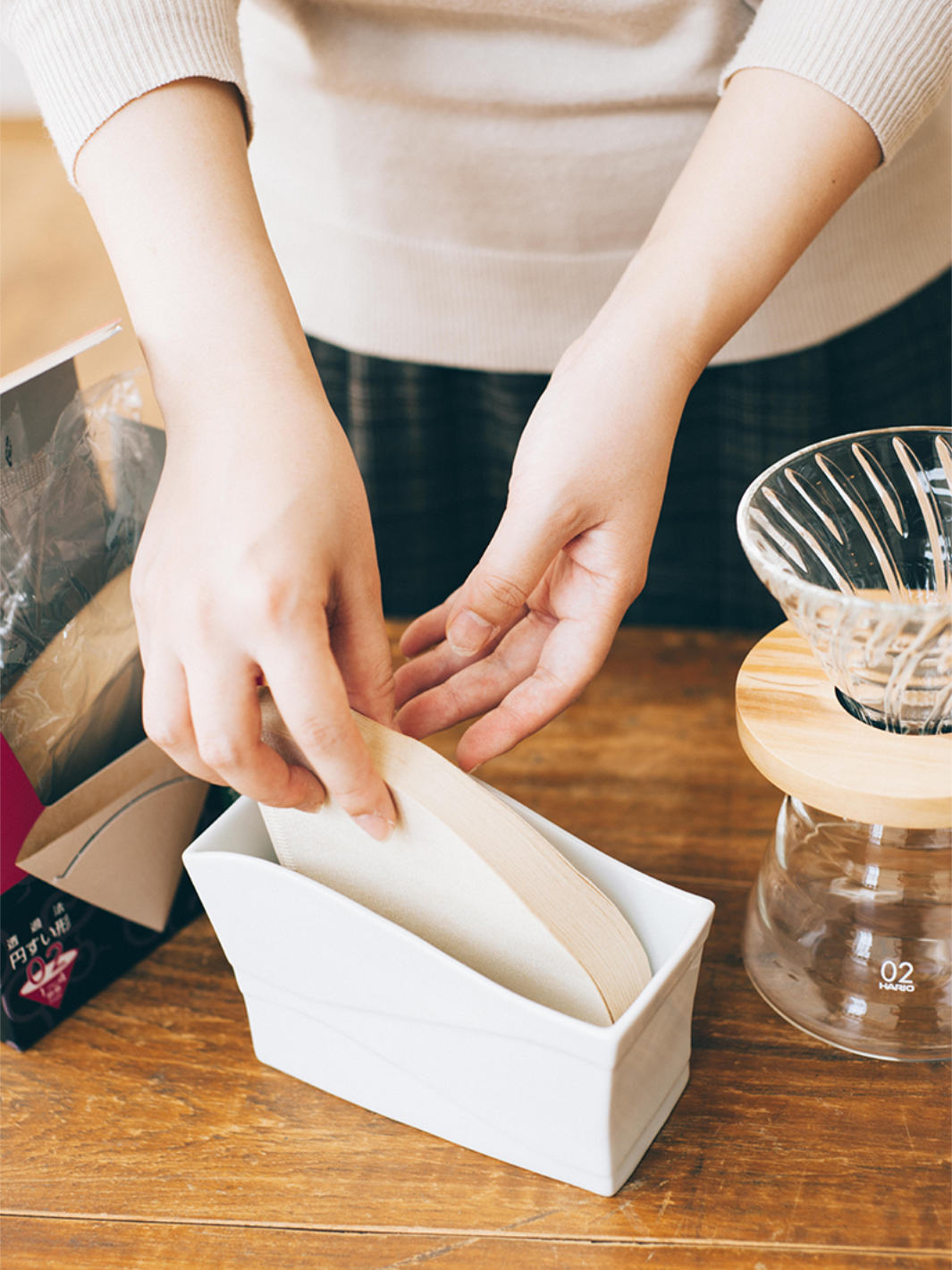 HARIO V60 Paper Filter Stand / Brewing Accessories | Eight Ounce