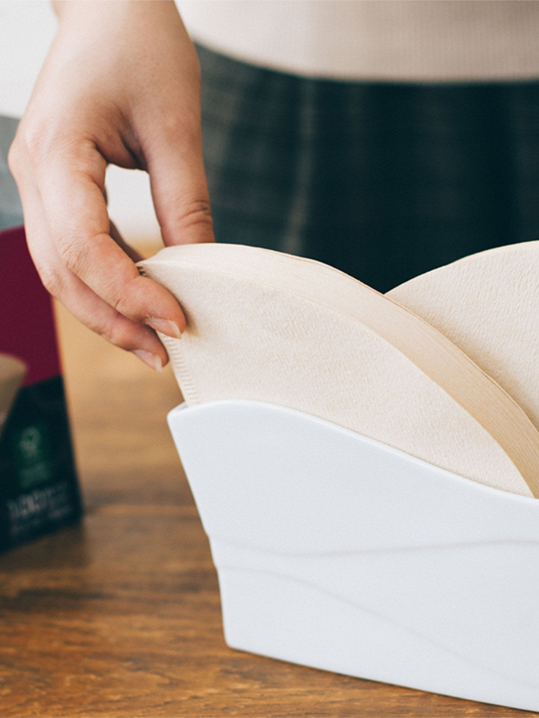 HARIO V60 Paper Filter Stand / Brewing Accessories | Eight Ounce